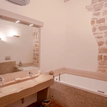 Di Luna Biomasseria Farm stay Montegrosso