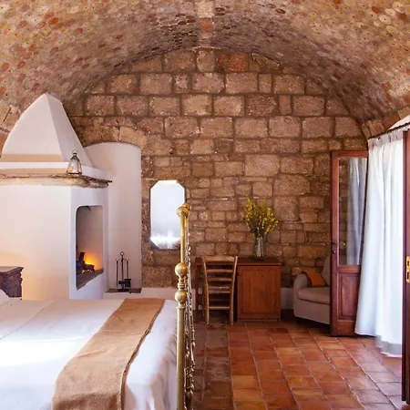 Di Luna Biomasseria Farm stay *